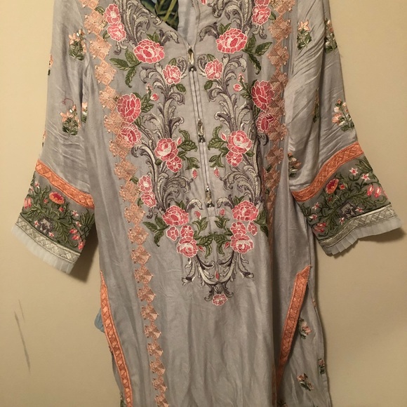 SAPPHIRE 3 Piece Suit - Picture 2 of 4